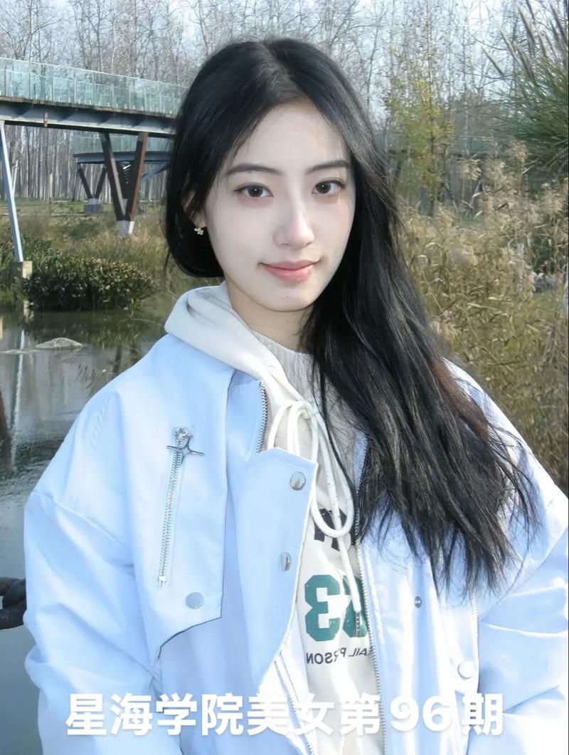 把校花🌸吊起来揉搓双乳兔女郎